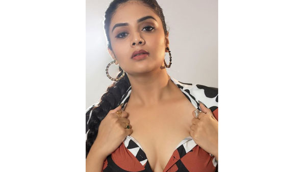 సోషల్ మీడియాలో యాక్టివ్‌గా