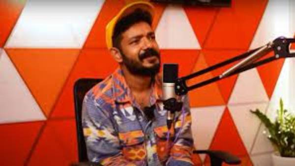 జర్నలిస్టుతో అసభ్య ప్రవర్తన