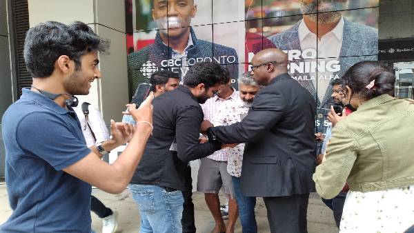 రాజమౌళి ఆటోగ్రాఫ్ కోసం