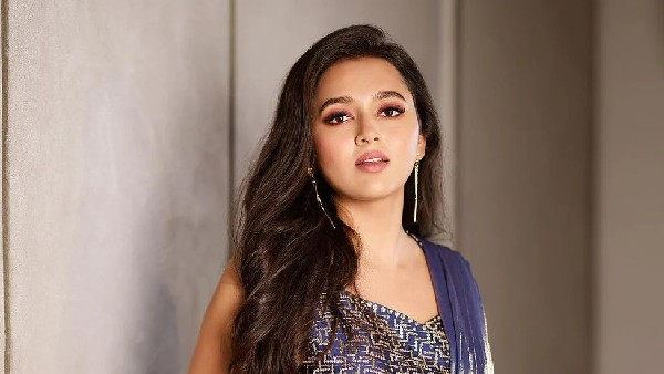 పబ్లిక్లోనే బిగ్ బాస్ జంట ముద్దులు: అంతా బానే జరిగింది.. కానీ మా అమ్మే అంటూ!