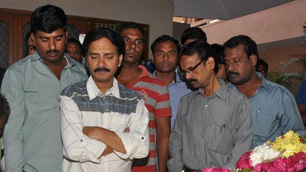 మమ్మల్ని ఎప్పుడూ అలా చూడలే