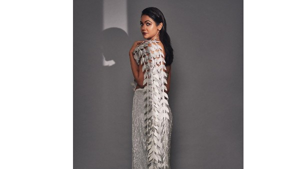 చీర ధర ఎంతంటే?