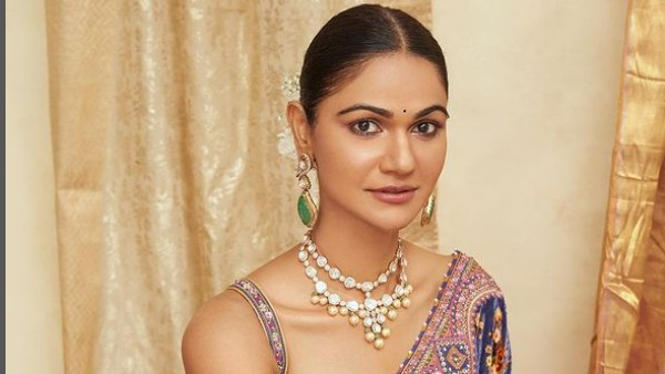 ఆమెకు కూడా ఫ్యాన్ ఫాలోవర్స్