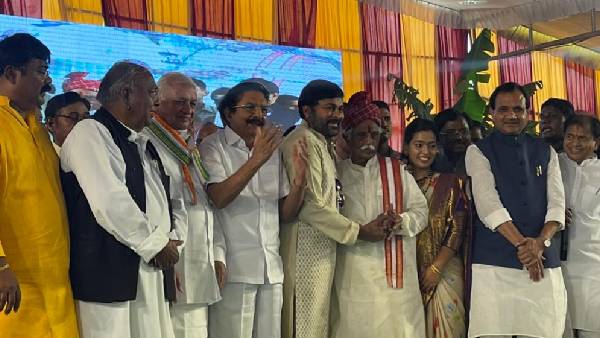 దత్తాత్రేయ అలయ్ బలయ్ వేడుకలో