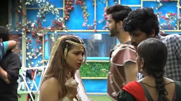 నువ్వు వెళ్లిపోతావనే భయం