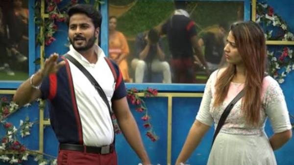 ప్రవర్తన తీరుపై రివ్యూలు..