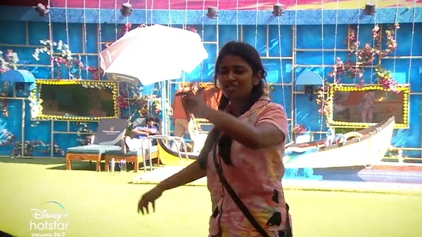 ఛాన్స్ దొరికినప్పుడల్లా