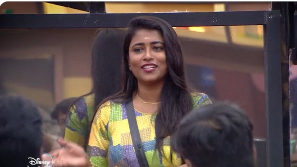 రాజు ఎక్కడున్నా రాజే