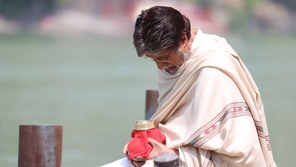 ఫస్టాఫ్‌లో అంత్యక్రియల తంతు బోరింగ్