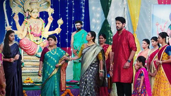 రెండు జంటల మధ్య రొమాన్స్