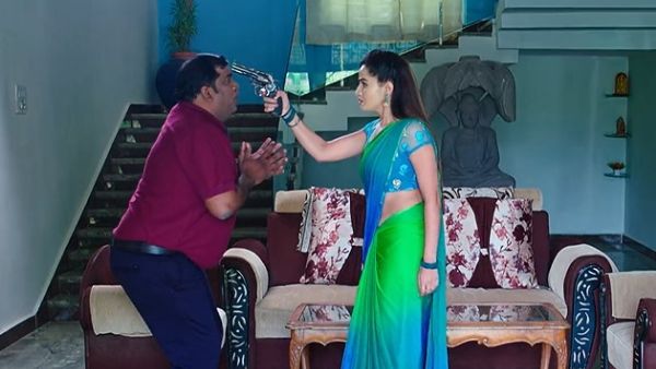 కార్తీక్‌ను వదలవా? అంటూ మోనిత