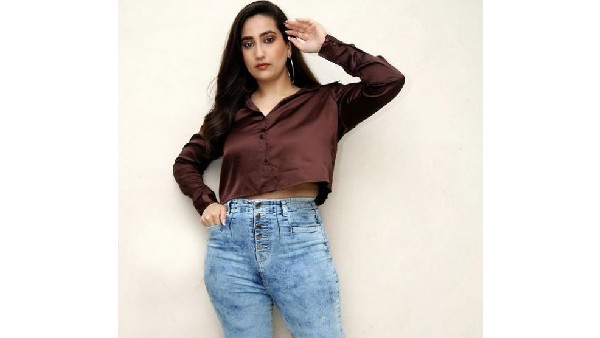 గ్లామర్ ట్రీట్‌తో రెచ్చగొట్టి