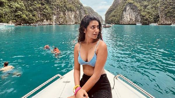 హాట్ గా ఘాటు ఫొటోలు..