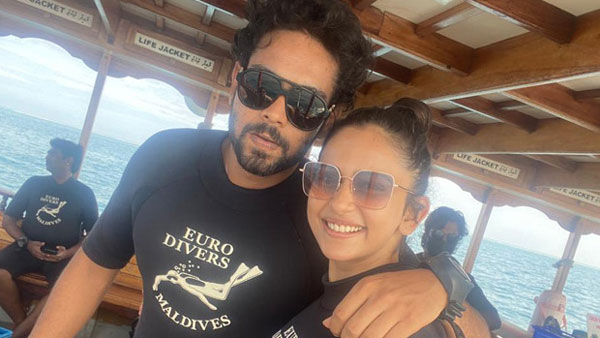 పెళ్లి వాయిదా అందుకే అంటూ