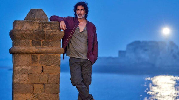 దర్శకుడు అభిషేక్ తడబాటు