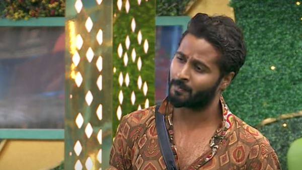 ఏం పీకావ్ అంటూ