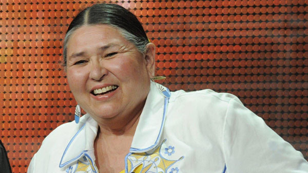 అపాచీ డ్రస్లో వచ్చి..