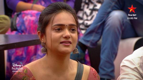 తనదైన శైలిలో కామెడీ..