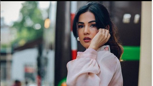 హీరోయిన్‌గా ఎనలేని గుర్తింపు