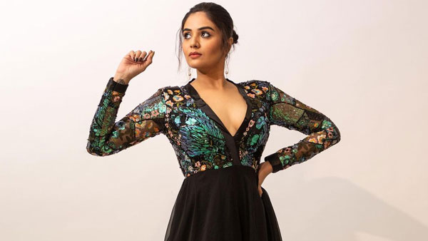 టాప్ యాంకర్లలో ఒకరిగా..