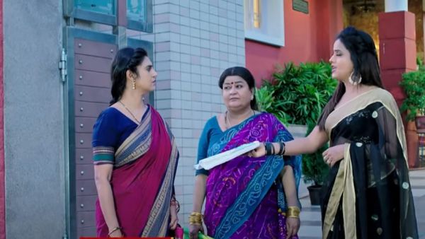 ఆస్తి పేపర్లతో వచ్చేసిన లాస్య