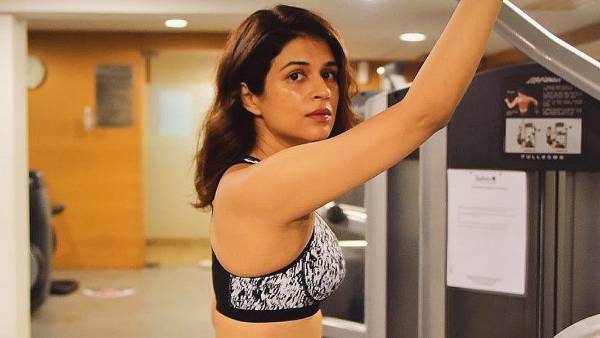 బికినీలో హాట్ గా..