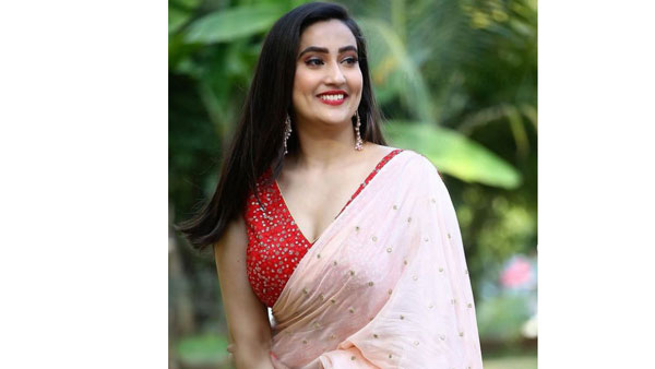 యాంకరమ్మ అందాల ట్రీట్