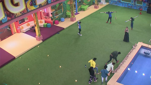 ముగ్గురు కంటెస్టెంట్ల పోరాటం