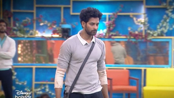  మధ్యలో రాజశేఖర్