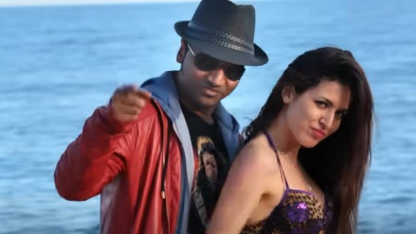 అపహాస్యం చేస్తూ అసభ్యంగా..