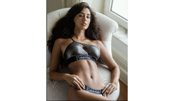 సోషల్ మీడియాలో బిజీగానే