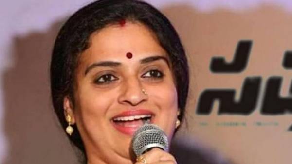 అంతిమయాత్రలో అభిమానులు