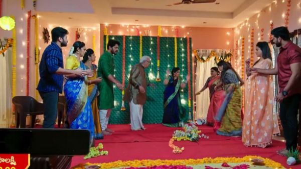 తిండి కూడా పెట్టలేదు అంటూ