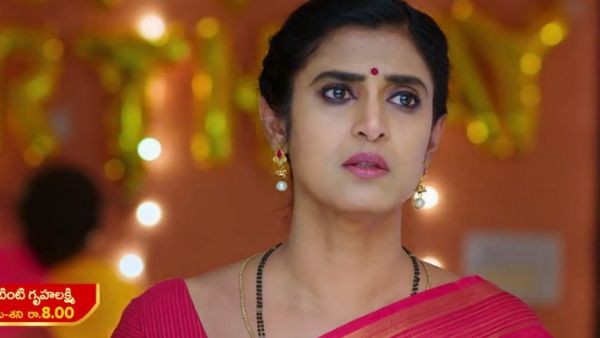 తులసి కళ్లు మూసి తీసుకు వెళ్లి