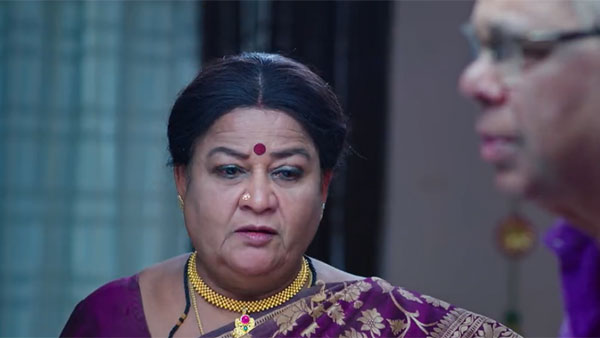 కుప్పకూలిపోయిన అనసూయ