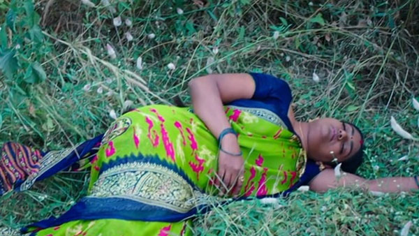 రోడ్డు పక్కన పడిఉన్న వంటలక్క