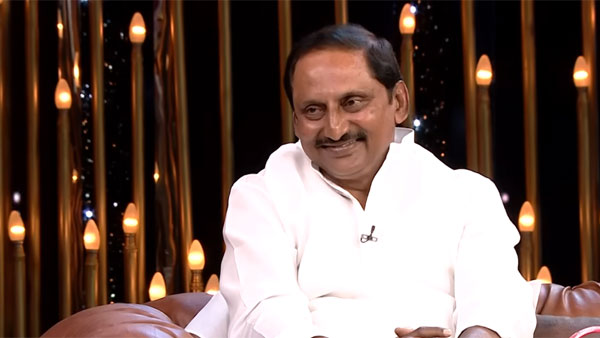 వైఎస్‌పై ప్రశంస.. రాధికతో