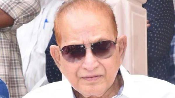 మరొక అడుగు ముందుకు వేసి