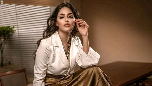 సోషల్ మీడియాలో బిజీగా