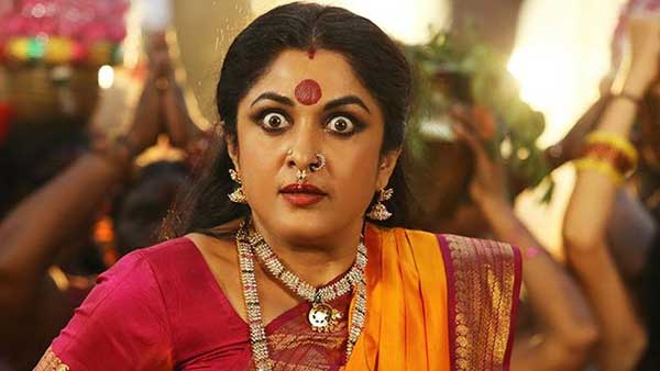 సోషల్ మీడియాలో హడావిడి