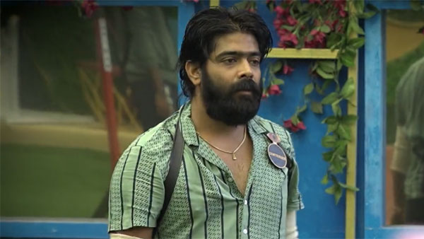 రేవంత్ చిన్న పిల్లోడు..