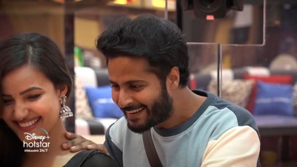 పదేళ్ళుగా చూస్తున్నా..