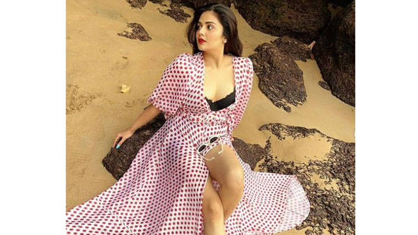 హాట్ ట్రీట్ ఇస్తూ అరాచకం