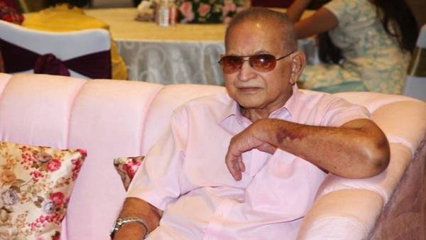 పద్మాలయ స్టూడియో వద్ద పార్థివదేహం..