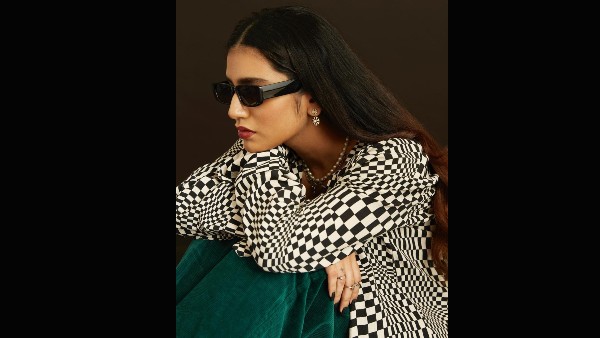 తాజాగా హాట్ ఫొటోలతో..