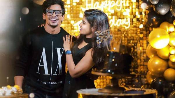  మెహబూబ్‌తో లవ్ ట్రాక్ కూడా