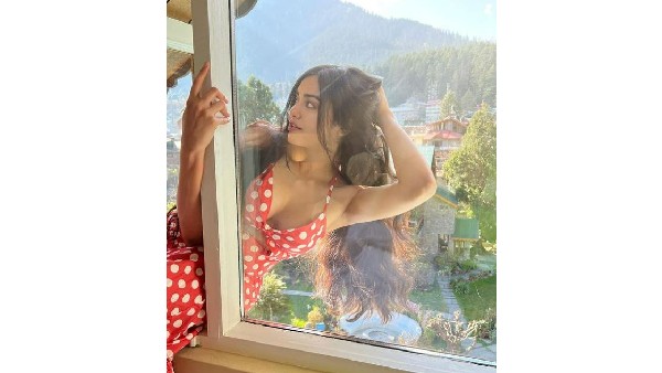 ఆదా శర్మ హాట్ పిక్స్ వైరల్‌గా