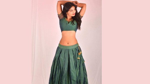 గ్రీన్ కలర్ డ్రెస్ లో వయ్యారంగా..