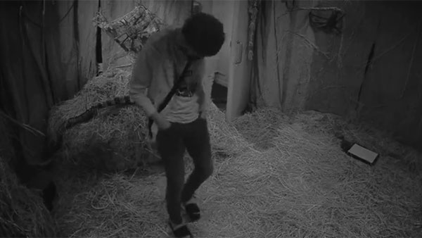 బలవంతంగా డార్క్ రూమ్ లోకి..