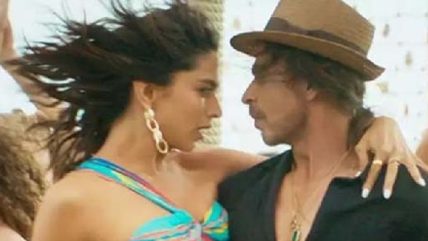 దీపిక అందాల ఆరబోత